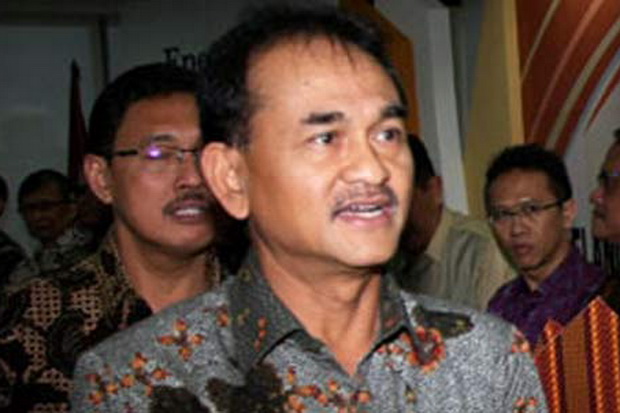 Sudirman Berhentikan...