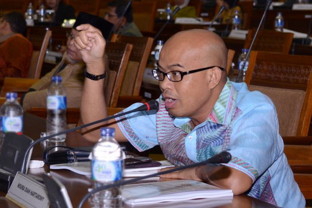 Usai Terima Gaji, Desmond...