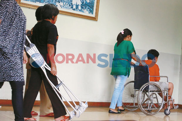 RS Kewalahan Tangani...
