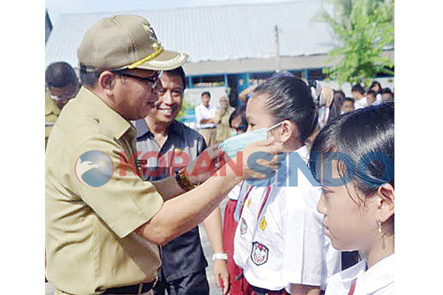 Cegah ISPA, Wabup Bagi...