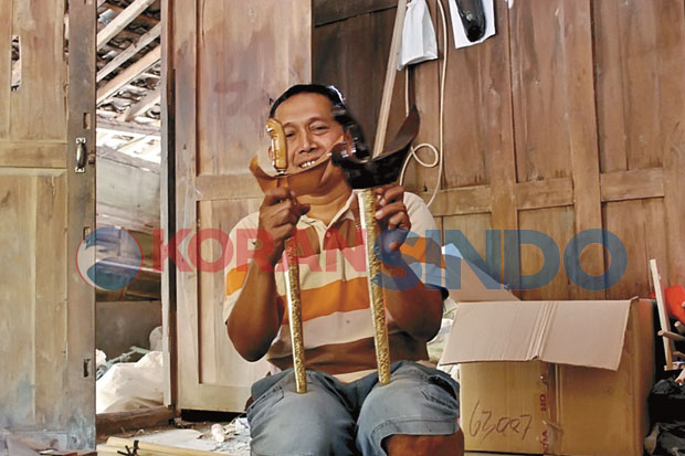 Produksi Keris dari...