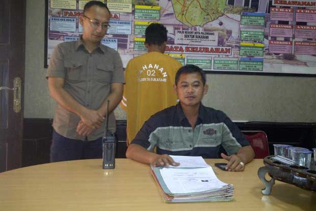 Cuek saat Disapa, Dua...