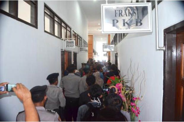 Tolak BBM Naik, Mahasiswa...