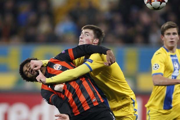 Sensasi Adriano: 2 Laga...
