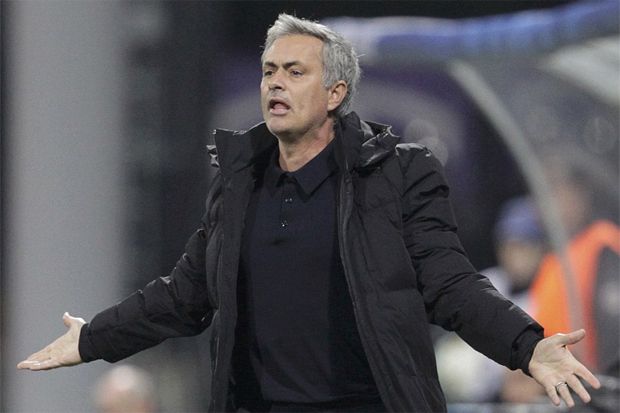 Mourinho Kritik Kinerja...