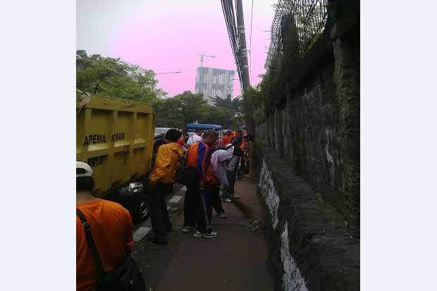 Ribuan Petugas dari...