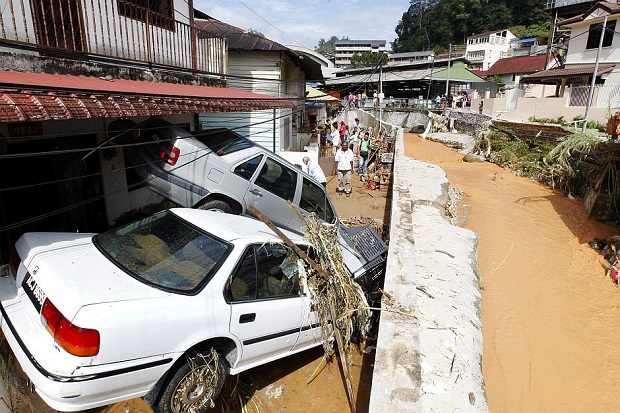 Banjir Bandang di Malaysia,...