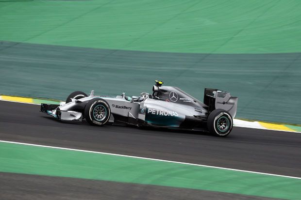 Rosberg Bungkam Hamilton