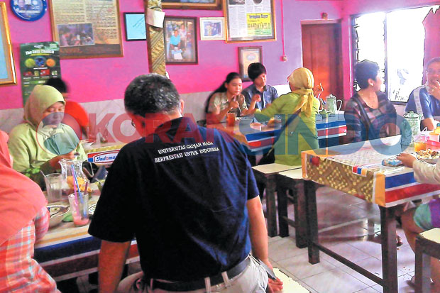 Dibuai Kelezatan Nasi...