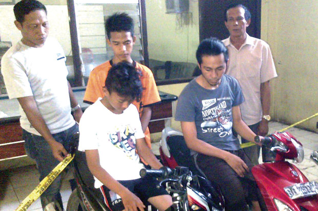 Tiga ABG Pencuri Motor...