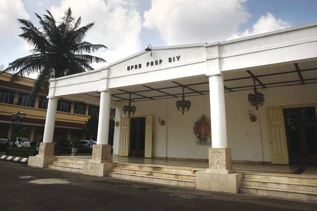 Persaingan KIH-KMP Panas