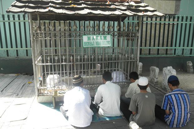 Mbah Bolong Tentukan...