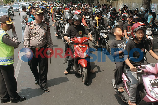 Polisi dan Pesilat Bentrok...
