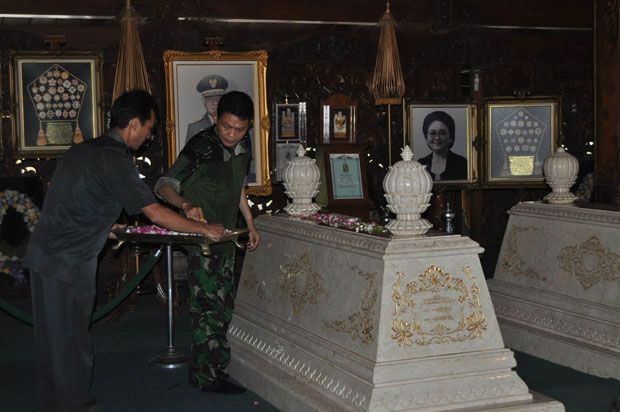 Ziarah dan Kerja Bakti...