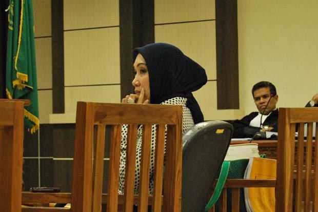 Korupsi, Istri Wali...