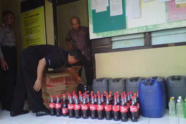 Polisi Gerebek Rumah...