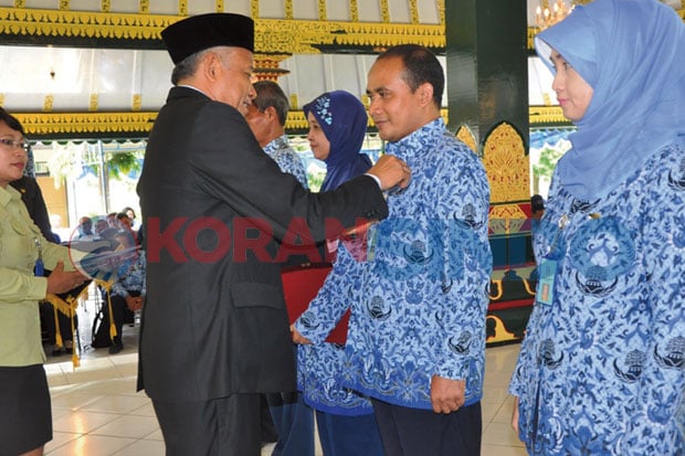 495 PNS Terima Satyalancana...