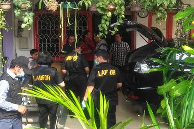 Penembakan di Rumah...