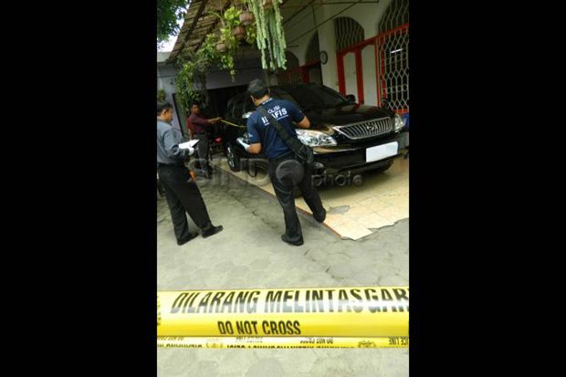Penembakan Mobil Amien...