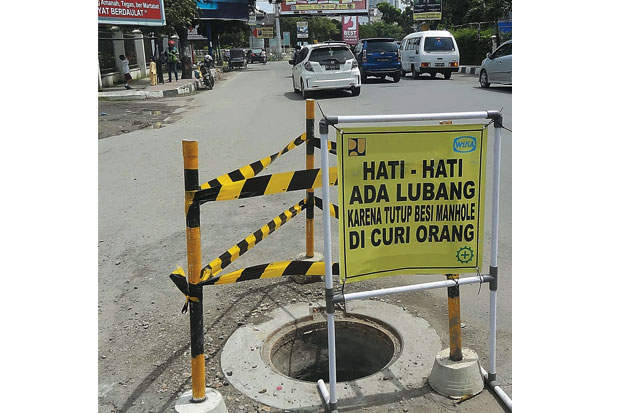 Warga Protes Proyek...