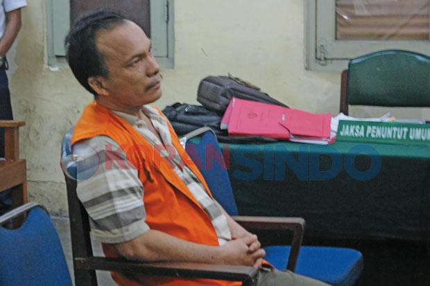 Sidang Perdana, Iwan...