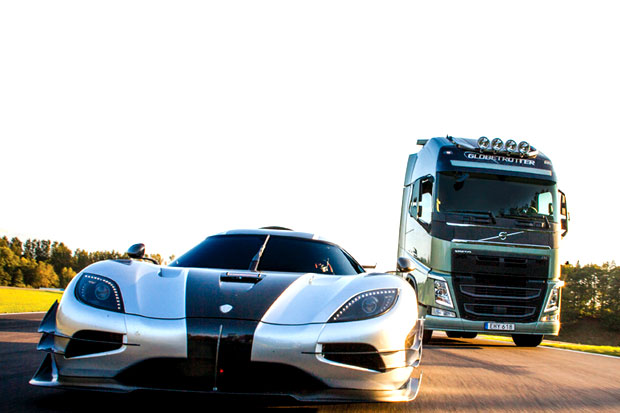 Truk Volvo Adu Cepat...