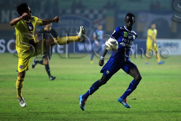 Januari, Persib Ladeni...