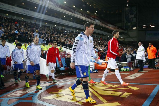 Argentina Tertinggal...