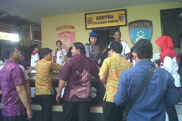 Puluhan Polisi Kota...