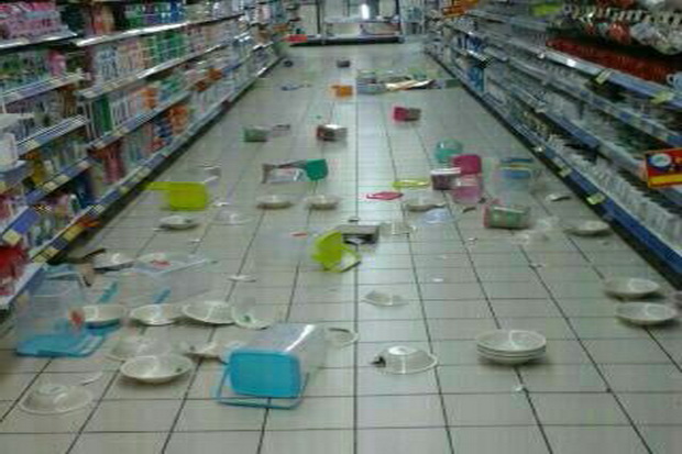 Gempa Manado, Barang...