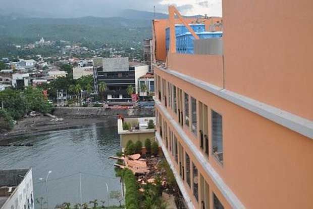 Dinding Hotel di Manado...