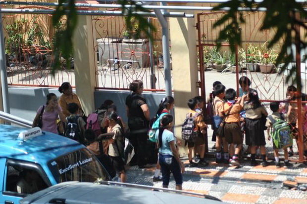 Gempa Bumi, Sekolah...