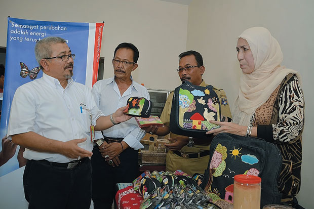 Berdayakan Komunitas...