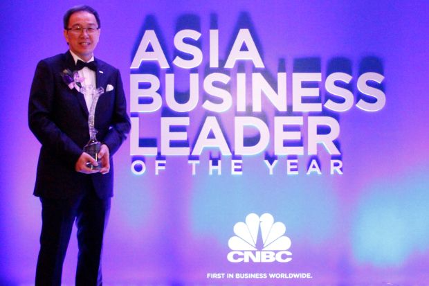 CEO Astra Raih Penghargaan...