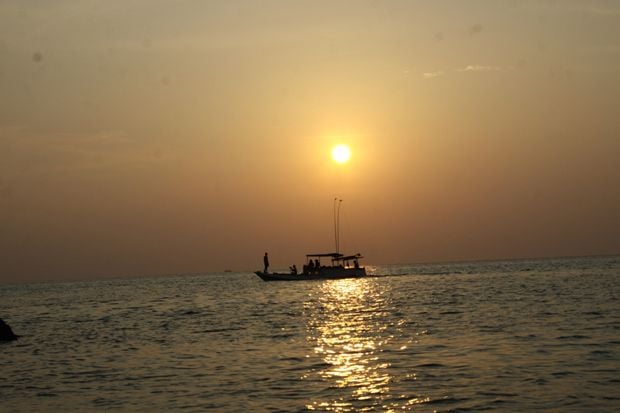 Melongok Indahnya Sunset...