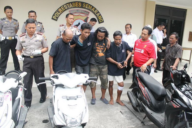 Berani Melawan, 2 Maling...