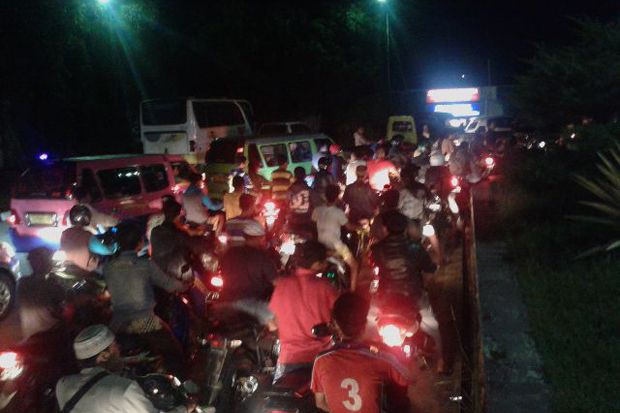 Antrean SPBU di Purwakarta...