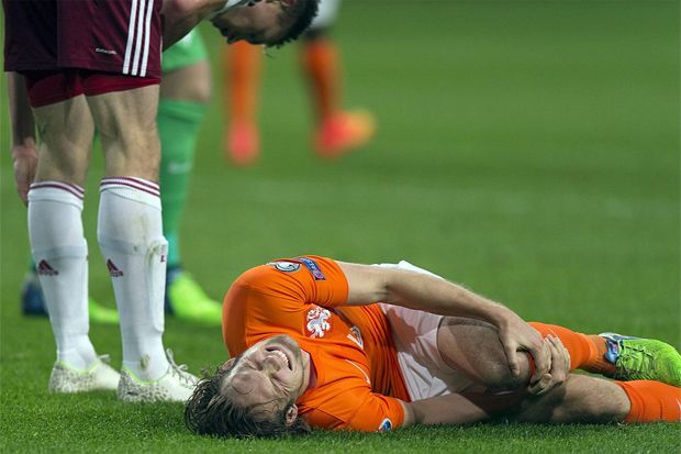 Daley Blind Alami Cedera...