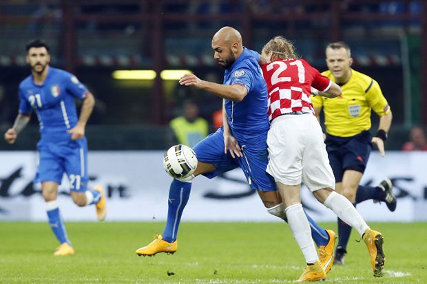 Simone Zaza Berkorban...