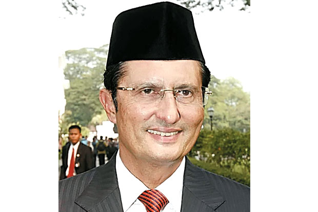 Dukung Ical, Fadel Batal...