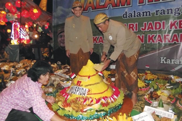 140 Tumpeng Meriahkan...