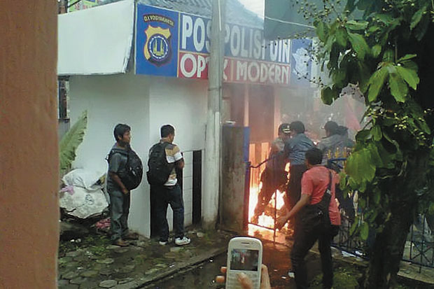 Hari Ini Bus Umum di...