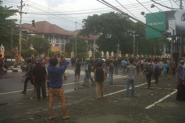 Demo BBM, Mahasiswa...
