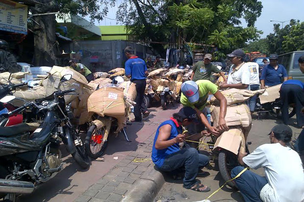 Perusahaan Jasa Kurir...