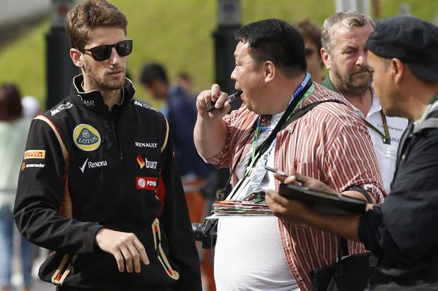 Bertahan di Lotus, Grosjean...