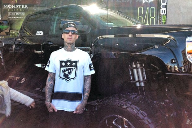 Travis Barker Pamer...