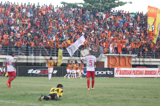 PBFC Bantai Persis Solo...