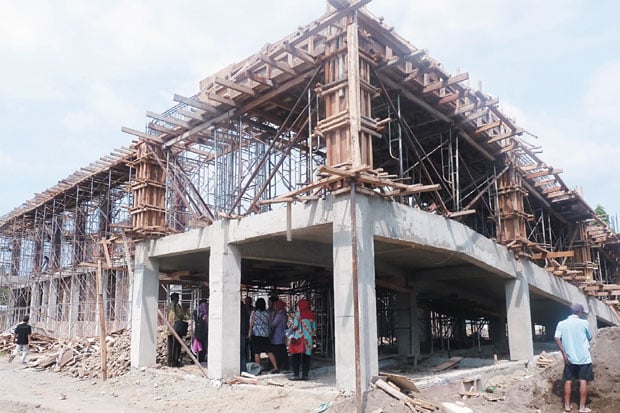 Tak Bisa Selesai, Gedung...