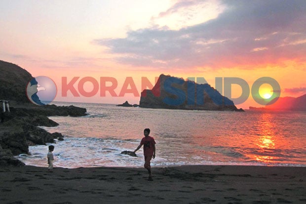 Berburu Pantai di Jember