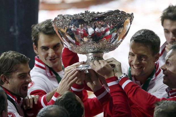 Federer Bawa Swiss Ukir...